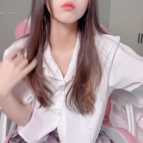 好久没看过这么嫩的女菩萨了 #福利姬 #自慰 #纯纯是纯爱