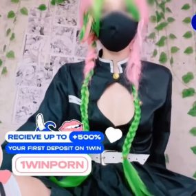 动漫女孩 Cosplay 甘露寺蜜璃 自慰奶油屄达到惊人的性高潮