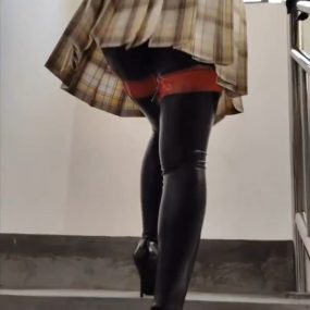 #调教 #束缚 栗栗子原创 自缚 胶衣