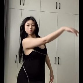 #无刺榴莲 #露脸 #裸舞 4