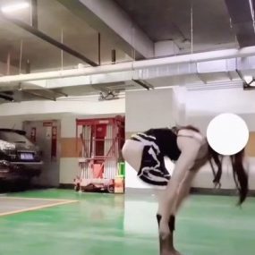 #小雨绵绵 #Linlinlin1110 #你的苏幸 #Suxing27355 地下车库露出，调教自慰10