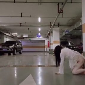 #小雨绵绵 #Linlinlin1110 #你的苏幸 #Suxing27355 地下车库露出，调教自慰3